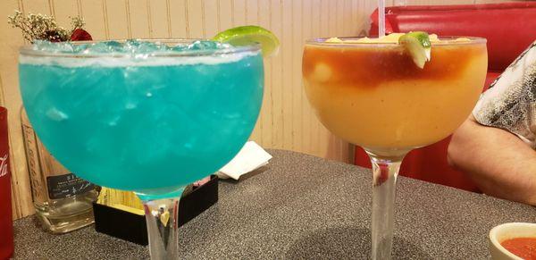 Large blue and mango margaritas   They were so delicious!!