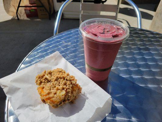 Apricot crumble, sunset smoothie