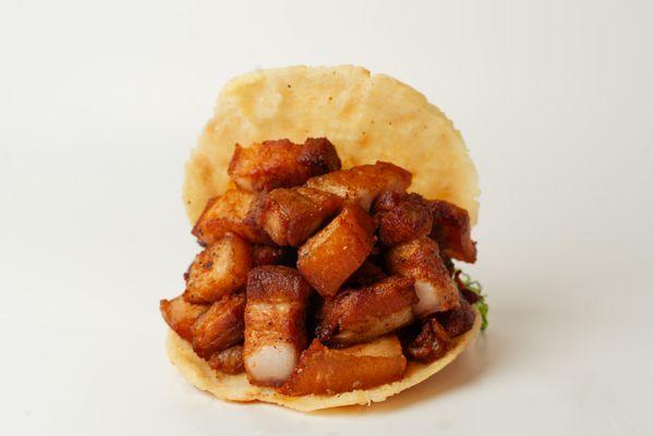 Arepa con chicharron , super rica