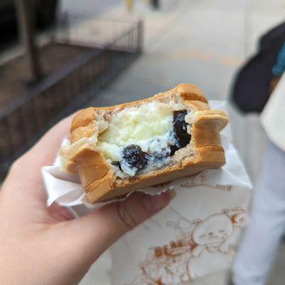 Wheel pie with cream and bubbles