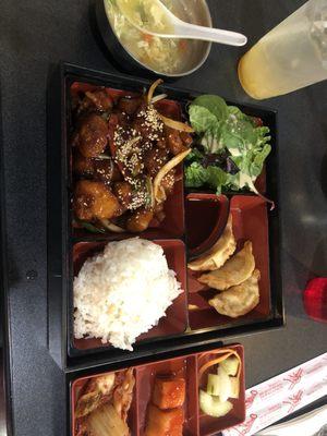 General tso chicken bento box