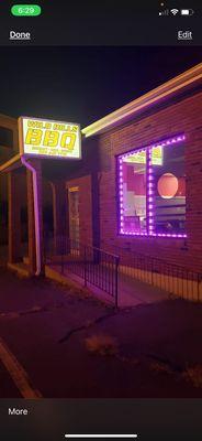 Wild Bill's BBQ At Night!