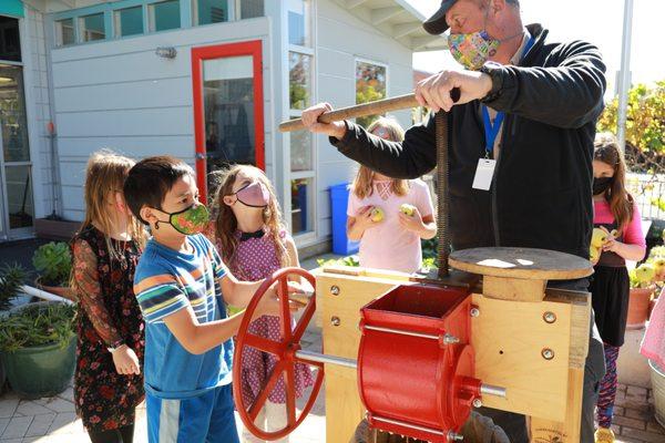 Apple juice day!!!! Make apple juice for the school with everybody's apples!