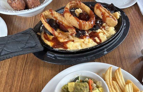 Mac and Cheese brisket skillet