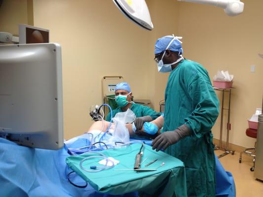 Dr Afra performing knee arthroscopy