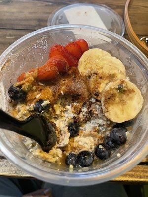 Overnight oatmeal bowl