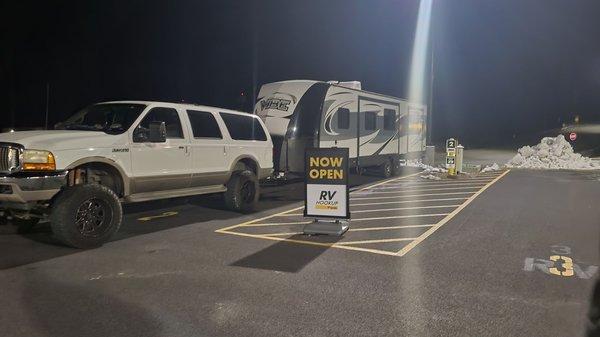 4 RV full hookup spots $49 a night.