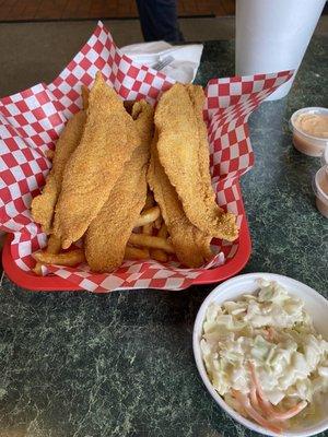 Catfish basket with slaw