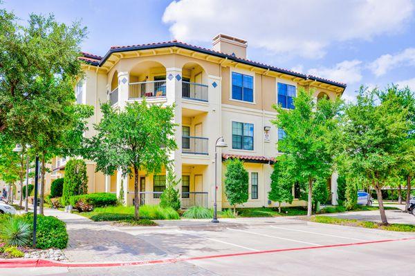 Mission at La Villita - Apartments for Rent in Irving, TX