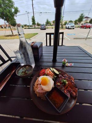 The wok with grilled porkchop