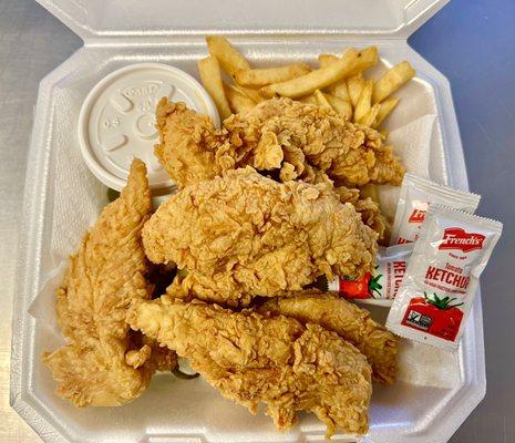 7 piece Tenders with French fries and 2 jalapeño peppers (white gravy included).