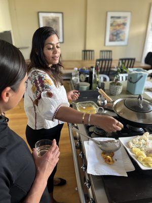 Meghna guiding us on how to perfect Pakoras