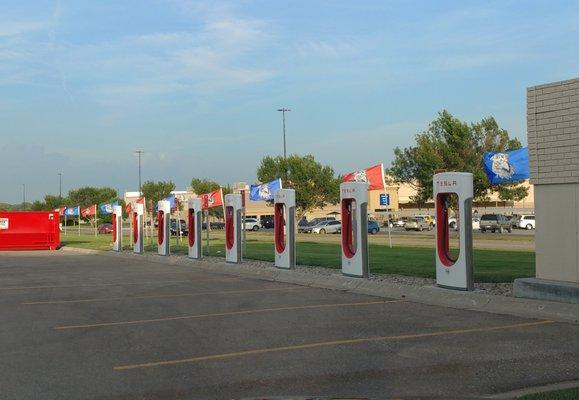 Tesla Supercharger, Lincoln NE