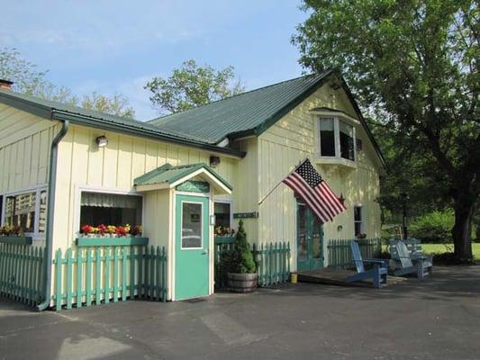 Front view of motel and office