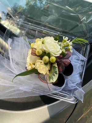 Beautiful last minute corsage!