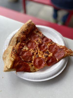 Pepperoni pizza slice