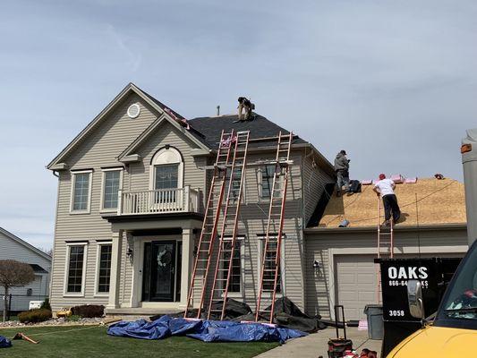 Buffalo rooftop service finishing a home in Lancaster ny.