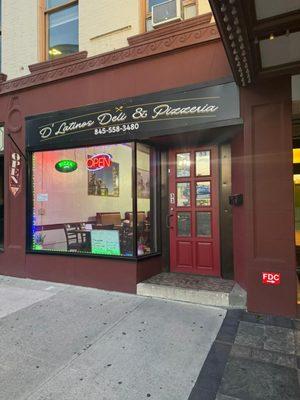 D'latinos Deli Y Pizzeria