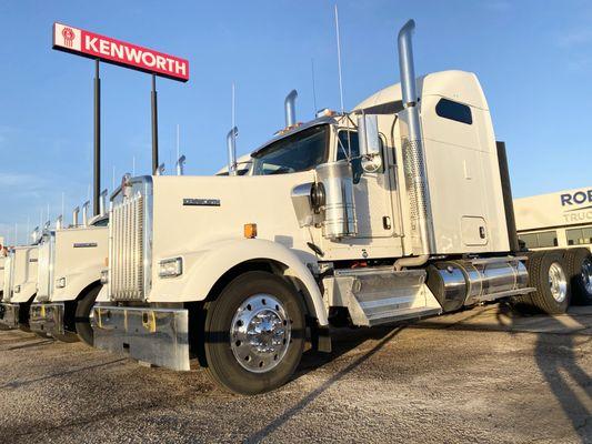 Roberts Truck Center