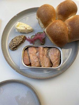 Smoked salmon tin