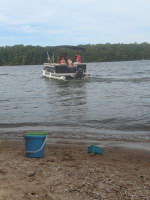 8 person pontoon rental