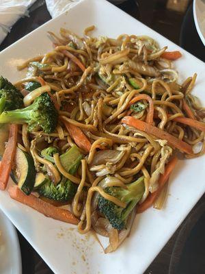 This is vegetable lo mein I ordered for my daughter, she was satisfied with this dish.