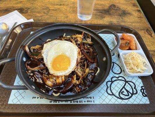 Jjajangmyeon (짜장면)