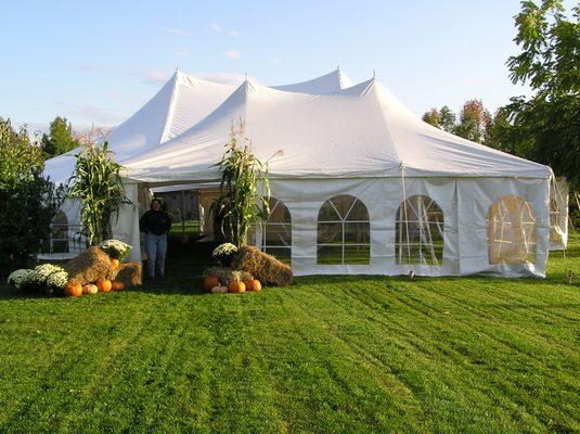 Country Wedding in tent