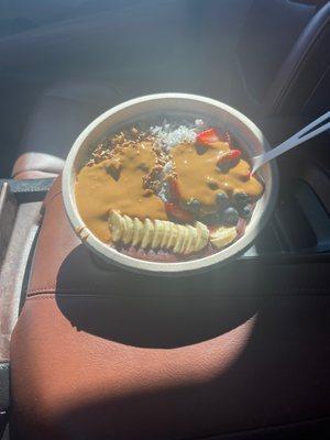 Açaí Bowl with extra peanut butter‼