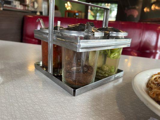 Spice caddy to heat up food to one's desire