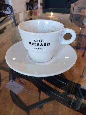 Cafes Richard actually exists, in Paris! Wonder where they got these cups?