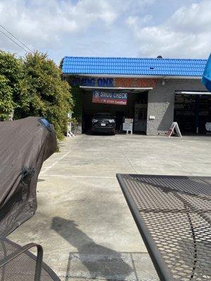 Small table to wait at while getting your smog check