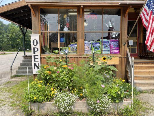 Summertime at Erskine's Grain & Garden