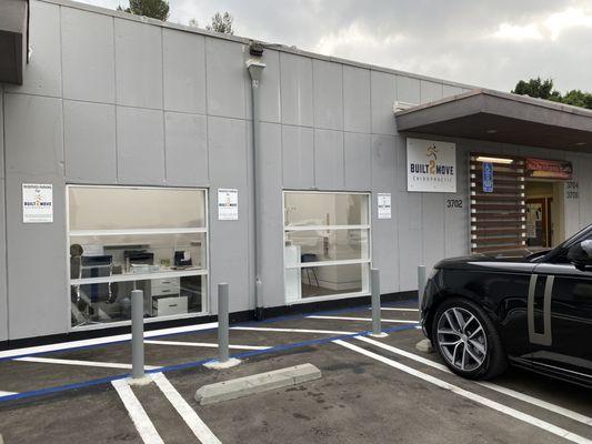 Built 2 Move Chiropractic office front with 3 dedicated parking spots