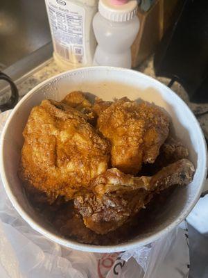 The bucket of 7 pieces of chicken