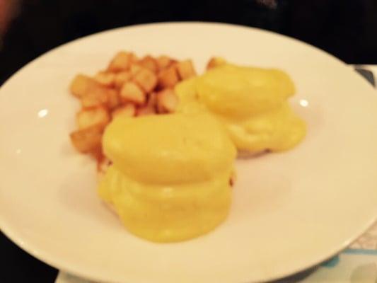 Eggs Benedict $8.99