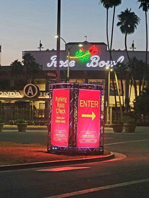 Nighttime In Front Of The Rose Bowl (07/28/21)! @Tribeca #Pasadena #OutdoorEntertainment #DriveIn #Movies