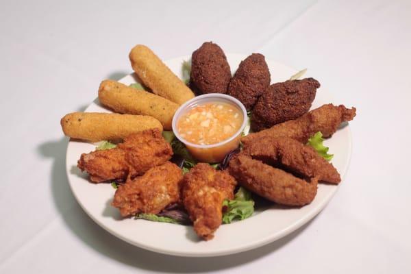 Notes Worthy Sampler includes Chicken Wings, Acra, Mozerrella Sticks,