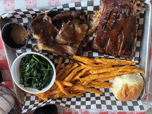 2 meat plate (brisket & ribs) w/ "sweet tator fries" & spinach