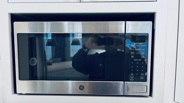 The poorly fitted microwave