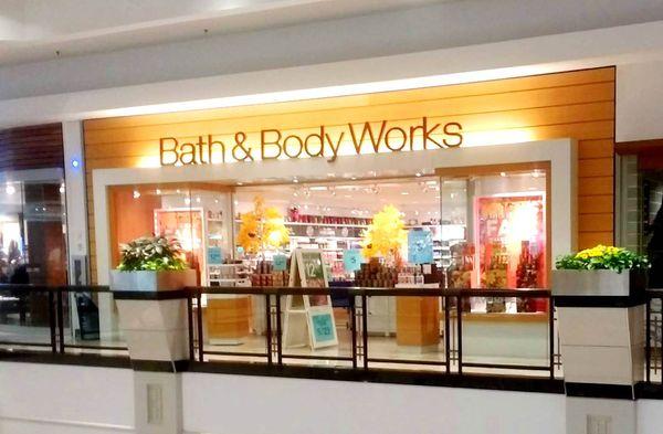 Bath & Body Works, KoP Court - Storefront