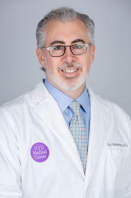 Dr. Seidenberg teaches dermatology residents every week in the hospital clinic for over twenty years.