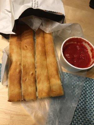 Breadsticks and marinara