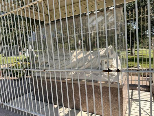 Tomb created by Joanna Troutman, Betsy Ross of Texas