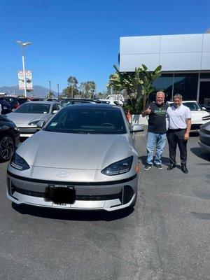 My dad buying his car with Omar from Hyundai:)