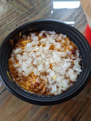 Red noise chili with onion & cheese