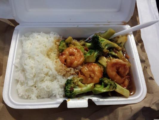 Shrimp with broccoli in garlic sauce from Yummy Yummy Chinese in Maspeth.