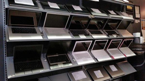 Laptop inventory in PC and Apple.