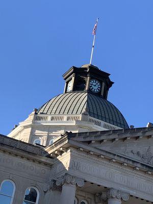 The clock faces on the dome are 5' in diameter.