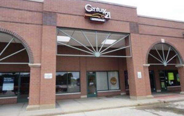 CENTURY 21 Affiliated Roscoe, IL exterior.